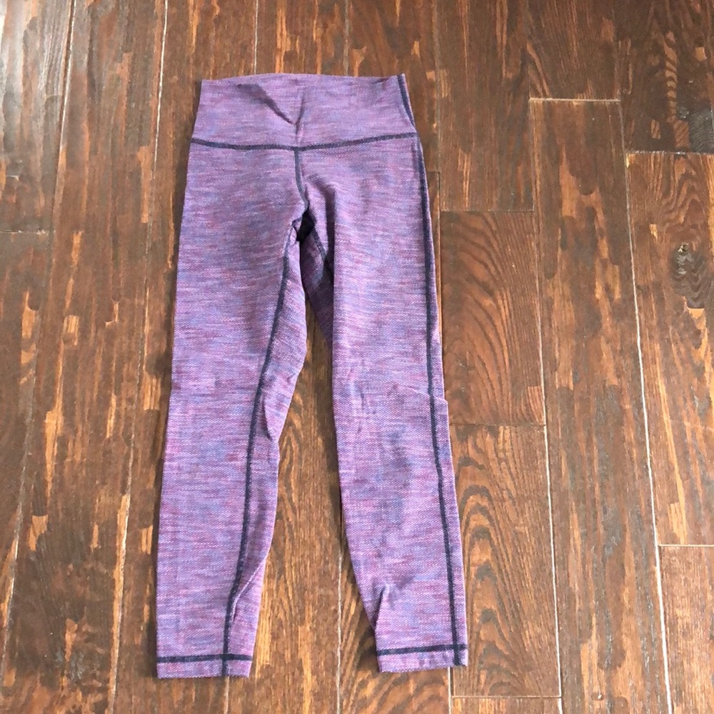 lululemon wunder under, size 4.
